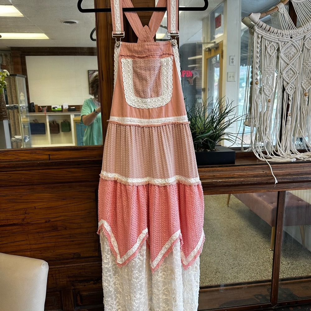 POL M/L  Pink and White Lace Trim Dress. I have 1 left!